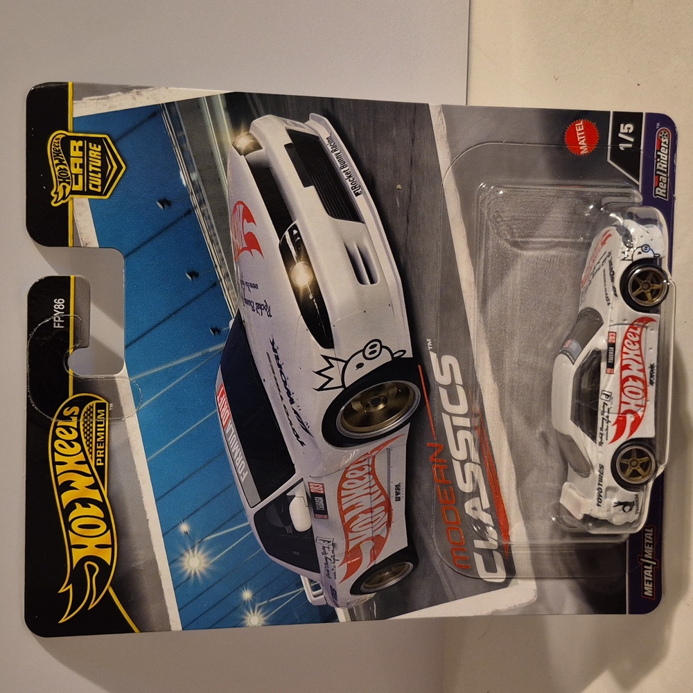 1B24 Hot Wheels  Nissan Skyline GT-R BCNR32 classics PANDEM make an offer